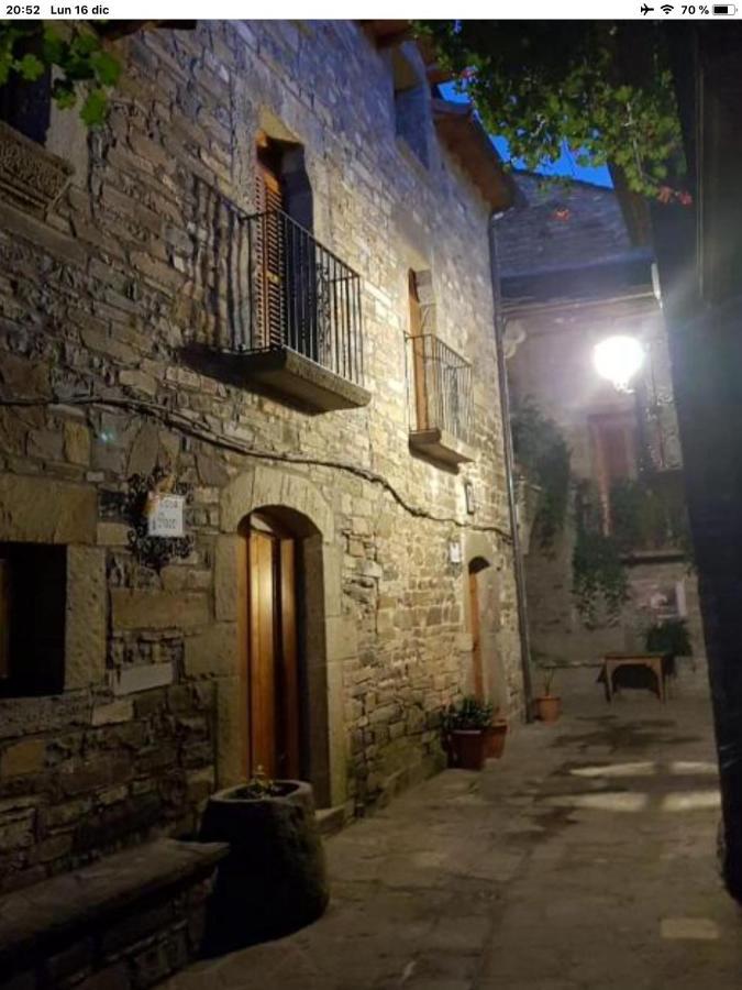 Vistas A La Montana En Un Pueblo Con Encanto. El Pueyo de Araguas Exterior photo