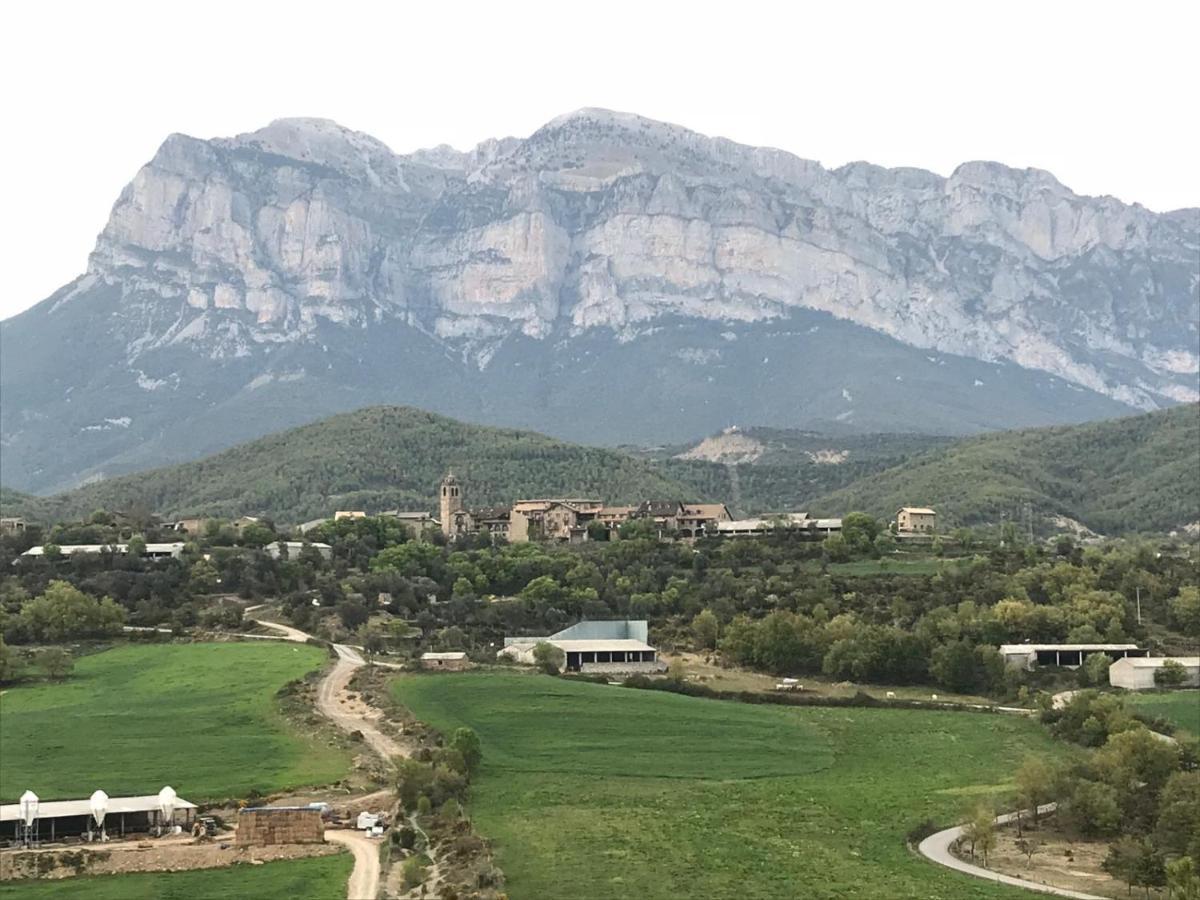 Vistas A La Montana En Un Pueblo Con Encanto. El Pueyo de Araguas Exterior photo